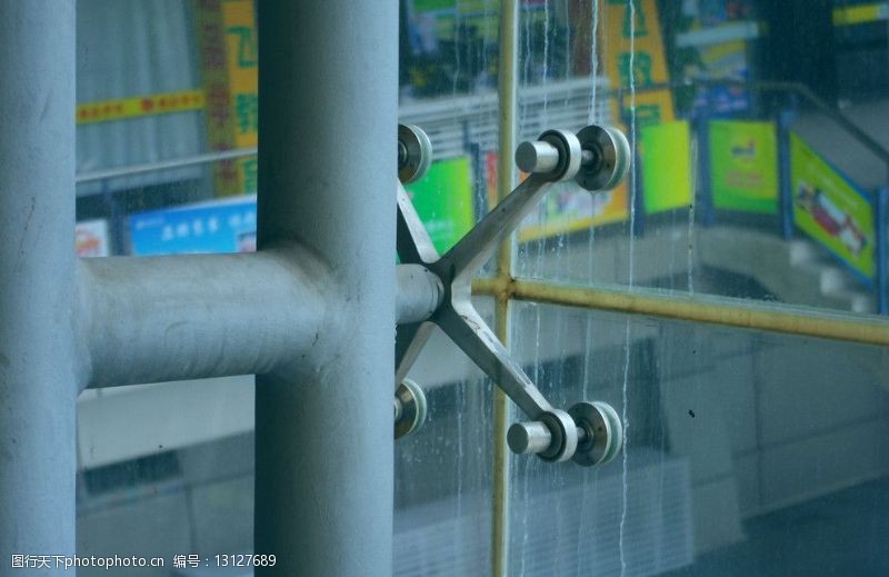 体育建筑玻璃螺栓图片
