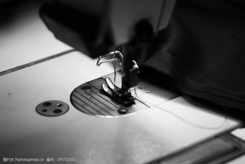 工作中的缝纫机图片