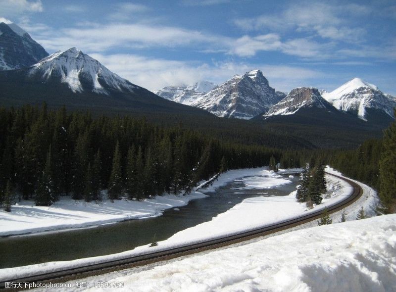 火车摄影雪山风景图片