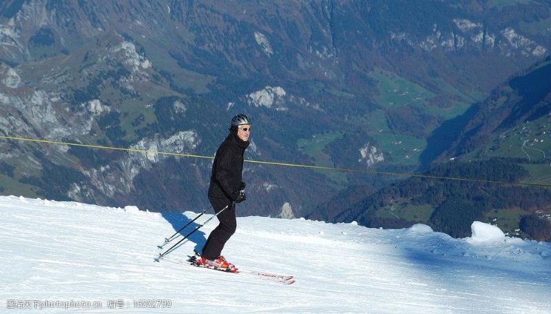 瑞士风光滑雪者图片