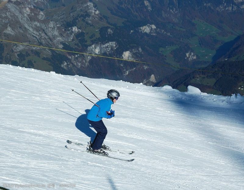 瑞士风光滑雪者图片