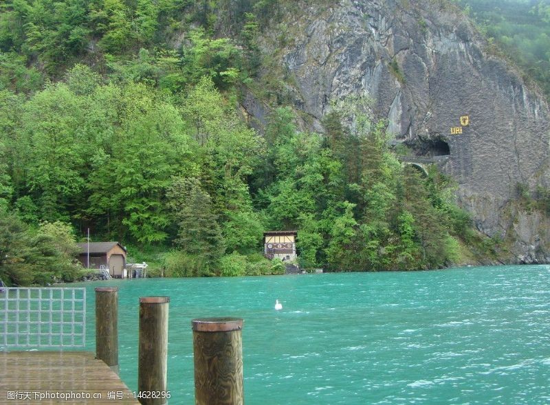 瑞士琉森湖畔的锡西孔小镇图片