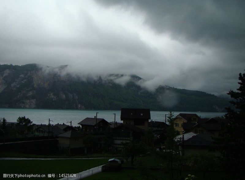 瑞士风光琉森湖畔的锡西孔小镇图片