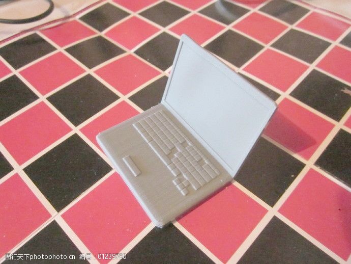 家庭用品新型笔记本电脑