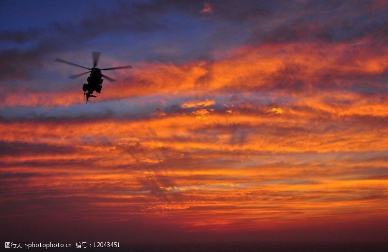 勇气夕阳直升机图片