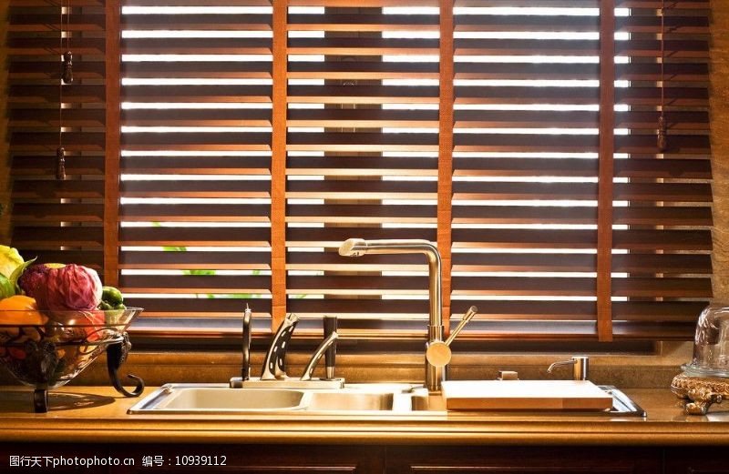 欧式铁窗厨房水盆图片