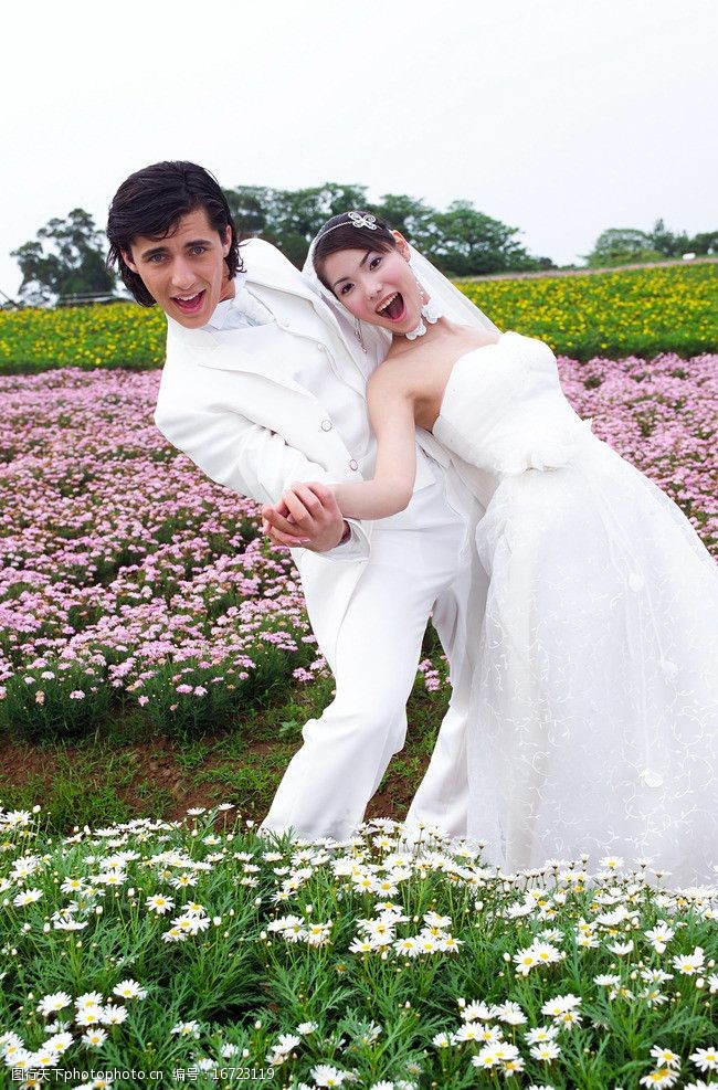 男女摄影结婚的喜悦图片